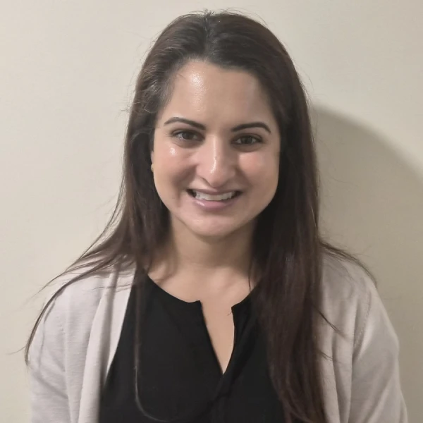 Dr Komal Chadha